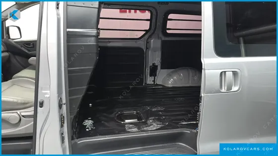 HYUNDAI STAREX VAN 3-SEATER
