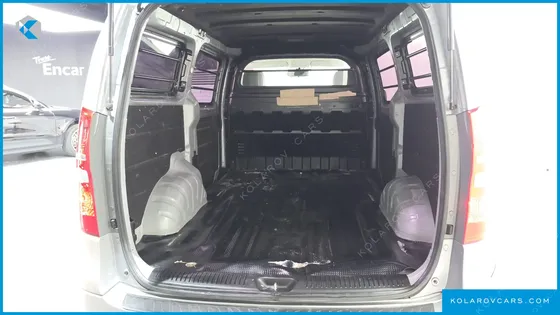 HYUNDAI STAREX VAN 3-SEATER
