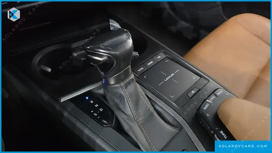 LEXUS UX 2.0 2WD