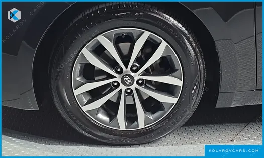 HYUNDAI GRANDEUR HG240 LUXURY
