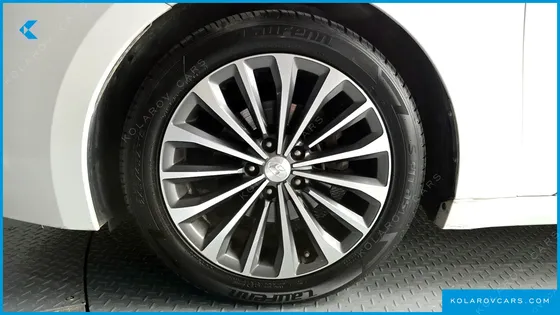 HYUNDAI GRANDEUR HG300 PREMIUM