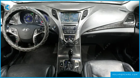 HYUNDAI GRANDEUR HG300 PREMIUM