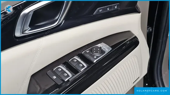 KIA CARNIVAL DIESEL 7-SEATER HI-LIMOUSINE
