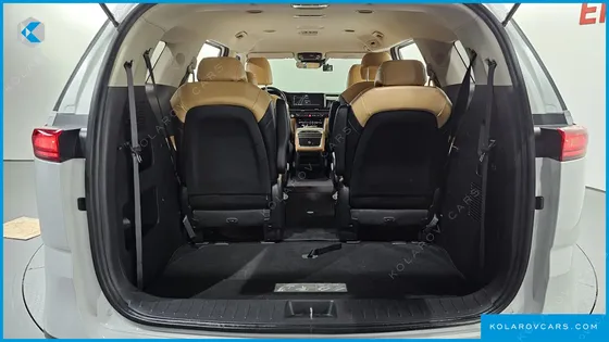 KIA CARNIVAL DIESEL 9-SEATER PRESTIGE