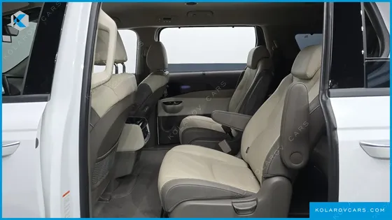 KIA CARNIVAL GASOLINE 9-SEATER SIGNATURE