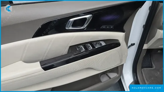 KIA CARNIVAL GASOLINE 9-SEATER SIGNATURE