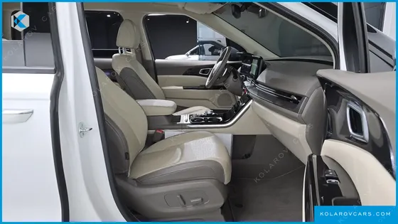 KIA CARNIVAL GASOLINE 9-SEATER SIGNATURE