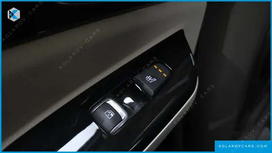 KIA CARNIVAL GASOLINE 9-SEATER SIGNATURE