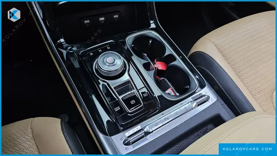 KIA CARNIVAL DIESEL 9-SEATER SIGNATURE