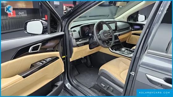 KIA CARNIVAL DIESEL 9-SEATER SIGNATURE