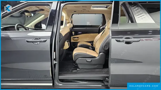 KIA CARNIVAL DIESEL 9-SEATER SIGNATURE