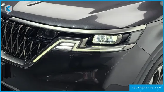KIA CARNIVAL DIESEL 9-SEATER SIGNATURE