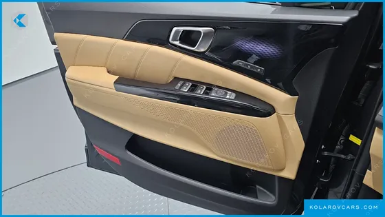 KIA CARNIVAL DIESEL 9-SEATER SIGNATURE