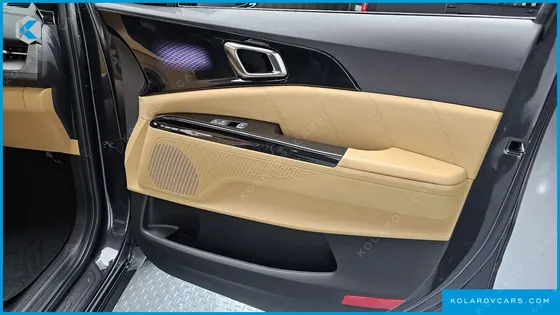 KIA CARNIVAL DIESEL 9-SEATER SIGNATURE