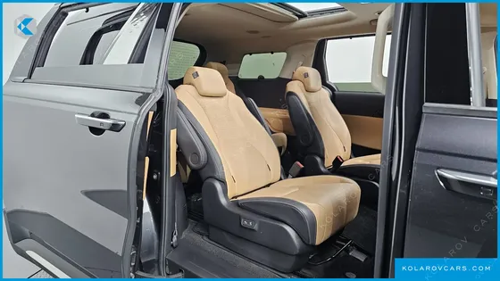 KIA CARNIVAL DIESEL 9-SEATER SIGNATURE