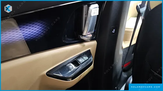 KIA CARNIVAL DIESEL 9-SEATER SIGNATURE