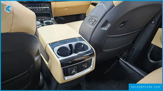 KIA CARNIVAL DIESEL 9-SEATER SIGNATURE
