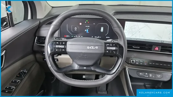 KIA CARNIVAL DIESEL 7-SEATER OUTDOOR
