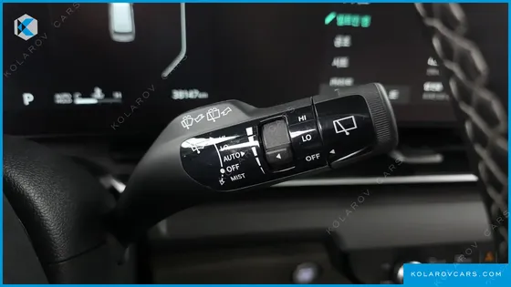 KIA CARNIVAL DIESEL 7-SEATER OUTDOOR