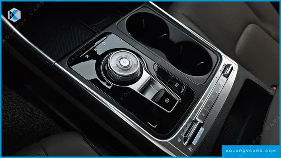 KIA CARNIVAL GASOLINE 7-SEATER GRAVITY