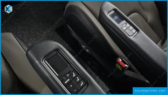 KIA CARNIVAL GASOLINE 7-SEATER GRAVITY