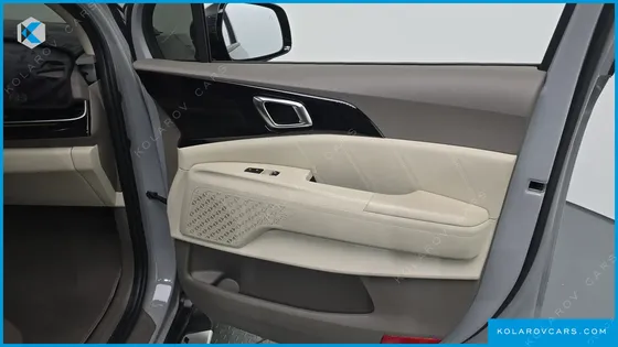 KIA CARNIVAL GASOLINE 9-SEATER GRAVITY