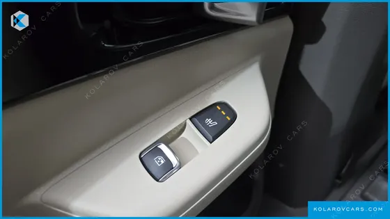 KIA CARNIVAL GASOLINE 9-SEATER GRAVITY