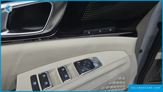 KIA CARNIVAL GASOLINE 9-SEATER GRAVITY