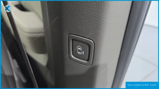 KIA CARNIVAL GASOLINE 9-SEATER GRAVITY