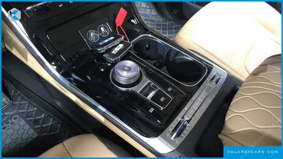 KIA CARNIVAL GASOLINE 7-SEATER SIGNATURE
