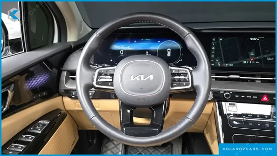 KIA CARNIVAL GASOLINE 7-SEATER SIGNATURE