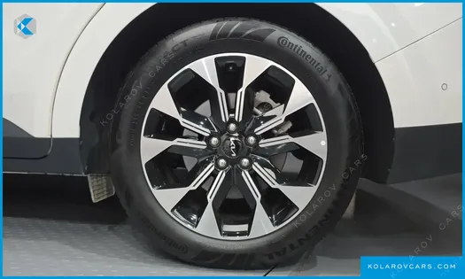 KIA CARNIVAL GASOLINE 7-SEATER SIGNATURE