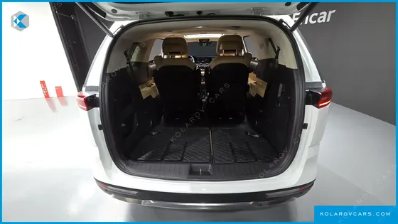 KIA CARNIVAL GASOLINE 7-SEATER SIGNATURE
