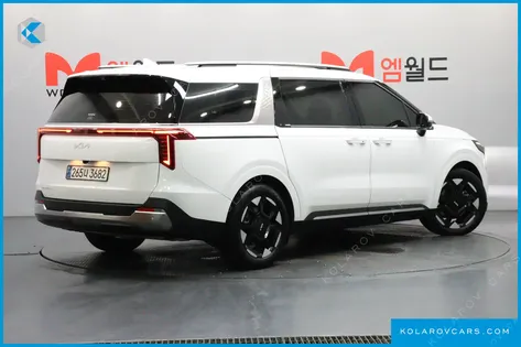 KIA CARNIVAL GASOLINE 9-SEATER SIGNATURE