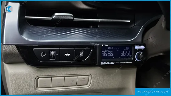 KIA CARNIVAL GASOLINE 7-SEATER HI-LIMOUSINE