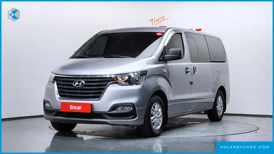 HYUNDAI STAREX VAN 5-SEATER