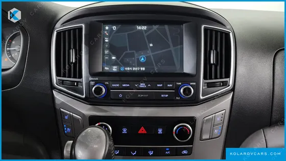 HYUNDAI STAREX VAN 5-SEATER