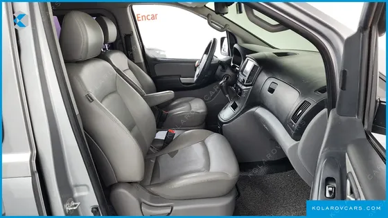 HYUNDAI STAREX VAN 5-SEATER