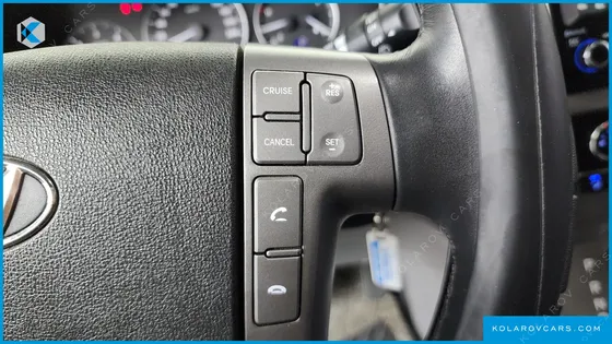 HYUNDAI STAREX VAN 5-SEATER