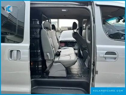 HYUNDAI STAREX VAN 5-SEATER