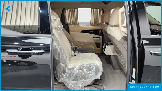KIA CARNIVAL GASOLINE 9-SEATER HI-LIMOUSINE