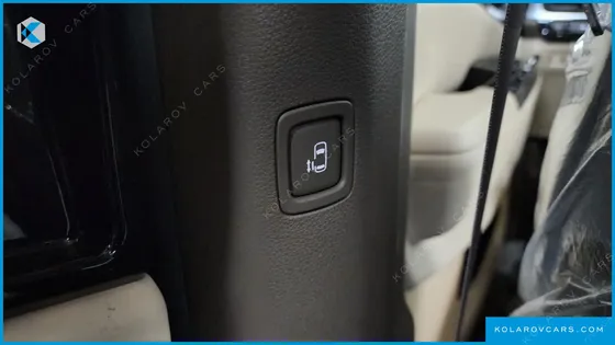 KIA CARNIVAL GASOLINE 9-SEATER HI-LIMOUSINE