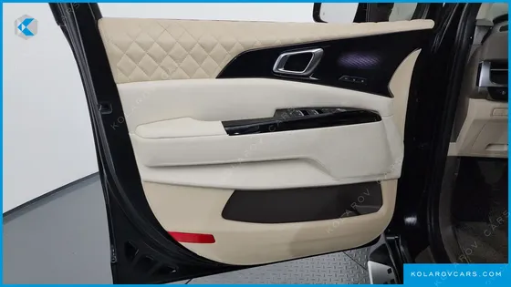 KIA CARNIVAL GASOLINE 9-SEATER HI-LIMOUSINE