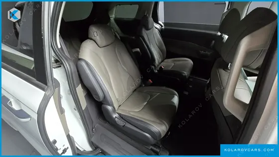 KIA CARNIVAL DIESEL 9-SEATER NOBLESSE