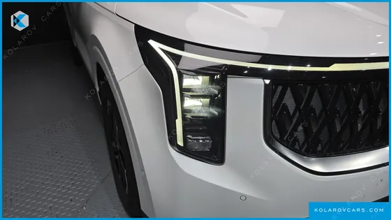 KIA CARNIVAL DIESEL 9-SEATER NOBLESSE