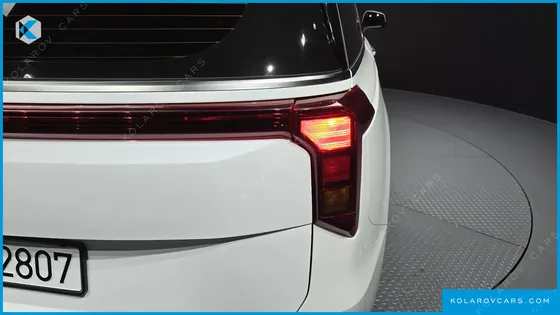 KIA CARNIVAL DIESEL 9-SEATER NOBLESSE