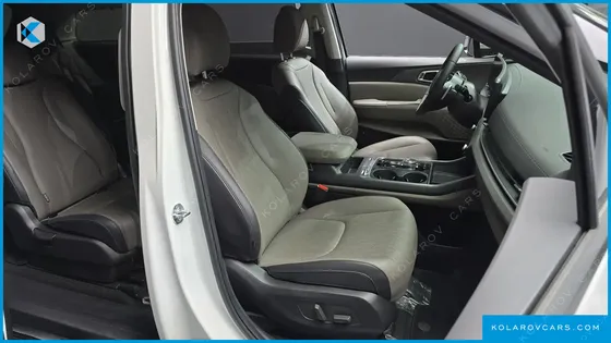 KIA CARNIVAL DIESEL 9-SEATER NOBLESSE