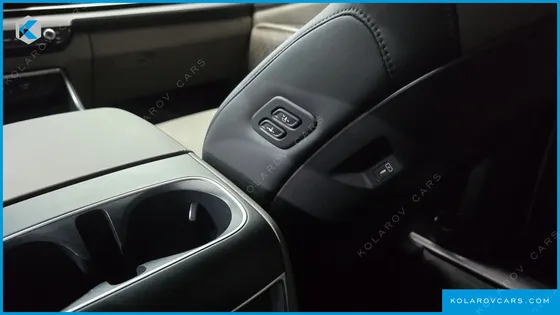 KIA CARNIVAL DIESEL 9-SEATER NOBLESSE
