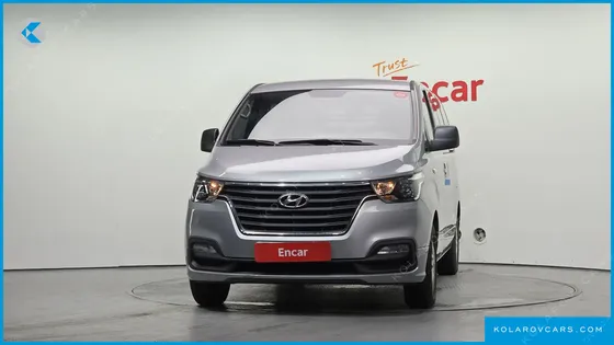 HYUNDAI STAREX VAN 5-SEATER