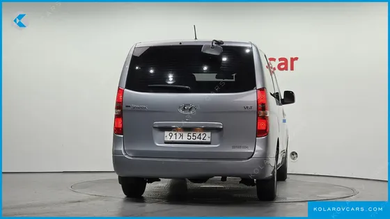 HYUNDAI STAREX VAN 5-SEATER